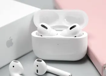 Ecouteurs : Apple AirPods Pro avec boîtier de charge MagSafe